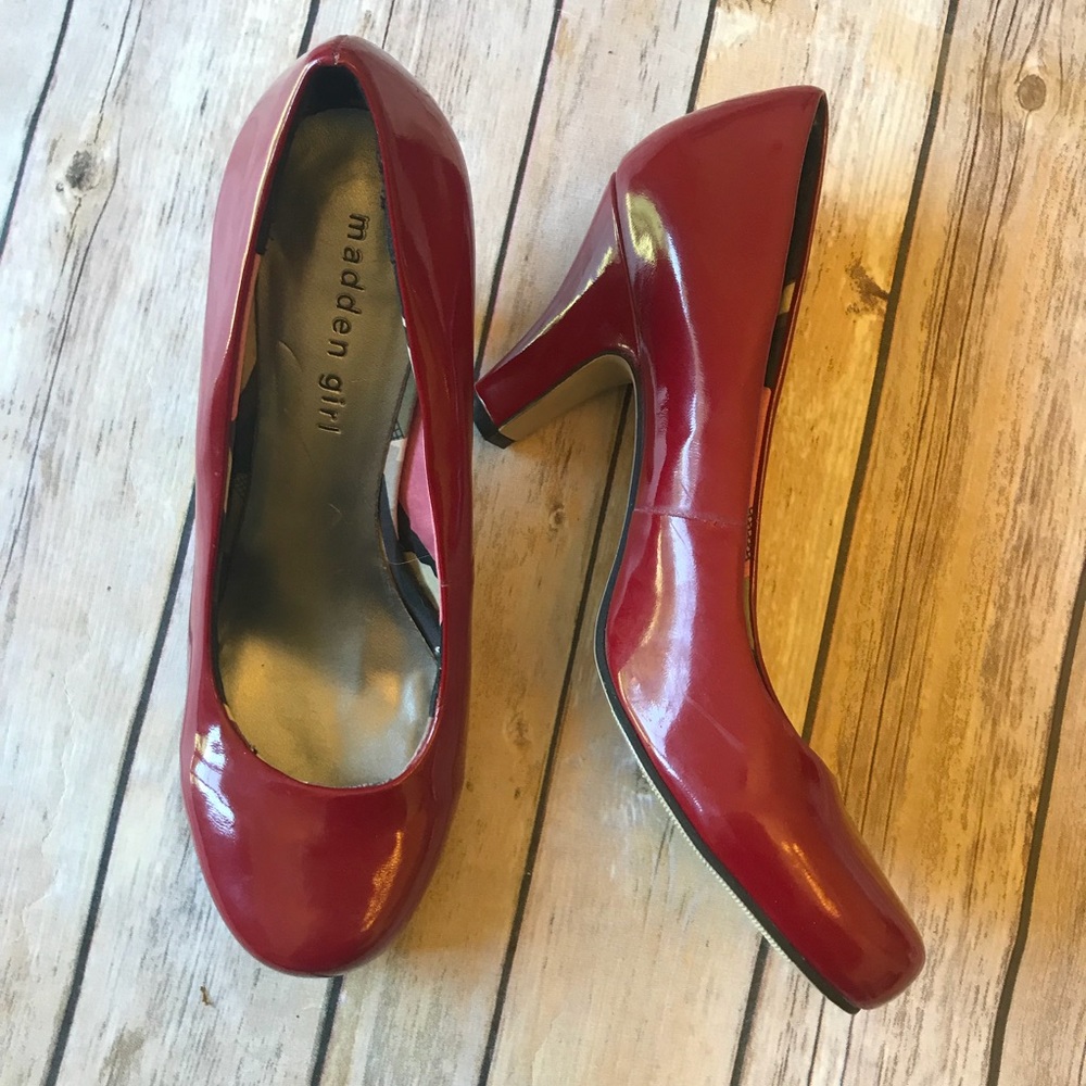 🚫DONATED🚫 Red Patent Steve Madden Pumps